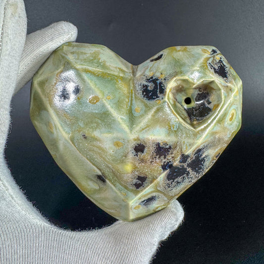 Ceramic Heart Pipe